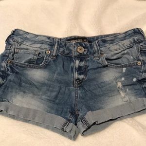 Express cuffed Jean shorts